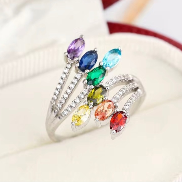 Beautiful Multicolored Rhinestone Ring - Picture 4 of 6